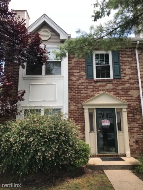 Primary Photo - 3 br, 2.5 bath Townhome - 17 Dartmouth Way