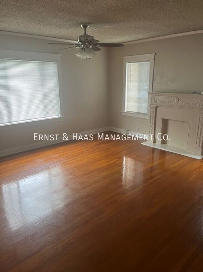 Foto del edificio - Beautiful 1 Bedroom Duplex Home in Prime A...