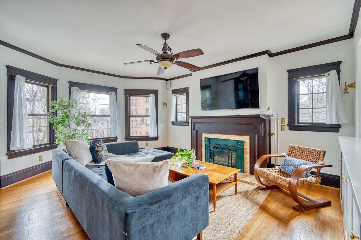 Foto principal - 2104 NW Everett St