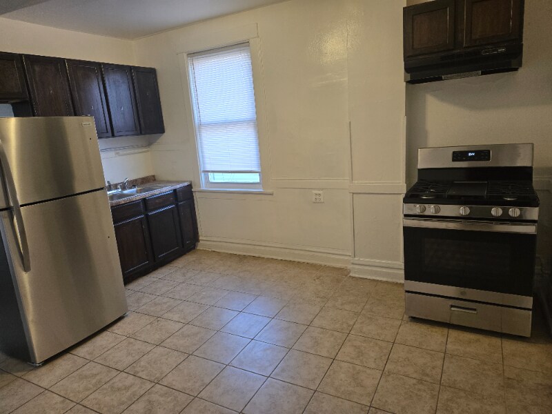 Photo - 11921 S Lowe Ave (Chicago, IL)