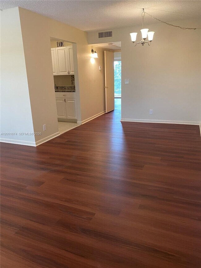 Foto del edificio - 800 SW 131st Ave