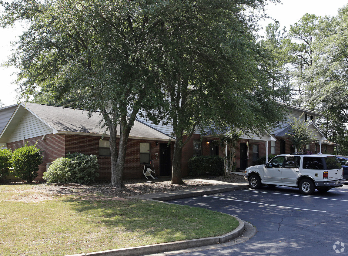 Building Photo - Tranquil Villas Apartments