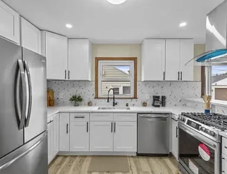 Building Photo - 3833 S 58th St