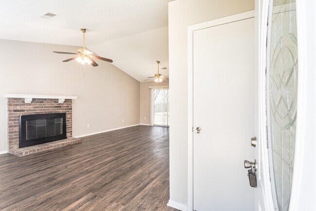 Building Photo - 7401 Deer Park Dr. Fort Worth, TX 76137