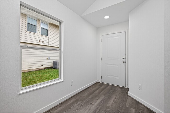 Foto del edificio - 7714 Stallion Trail Dr