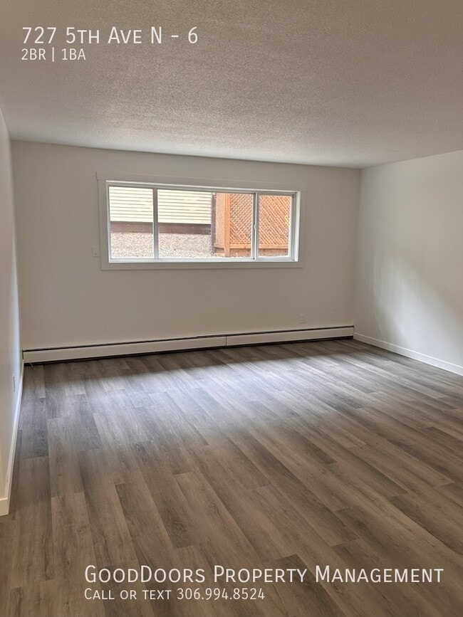 Photo du bâtiment - 727 5th Ave N