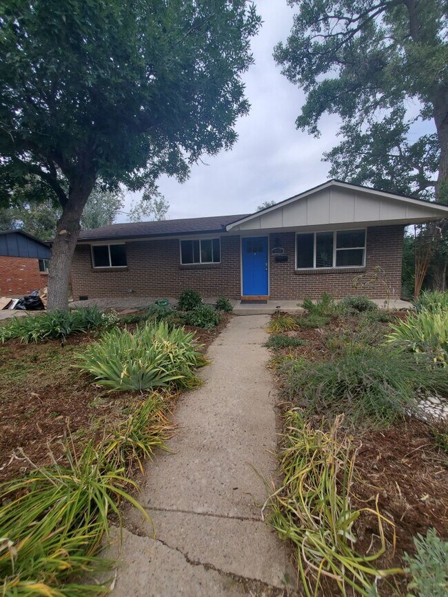 Foto del edificio - Beautifully Refinished 3 BR Home in Boulde...
