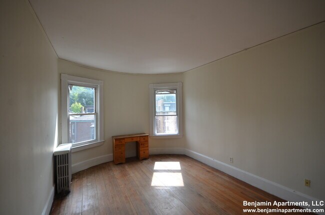 Foto del edificio - 1589 Beacon St