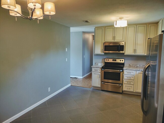 Building Photo - 4214 Englewood Drive
