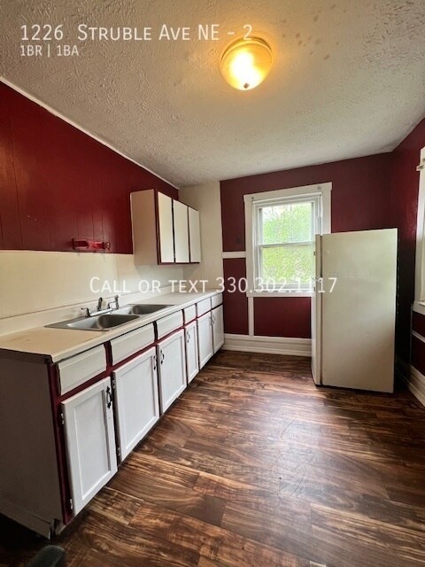 Foto del edificio - One bedroom upper level apartment for rent...