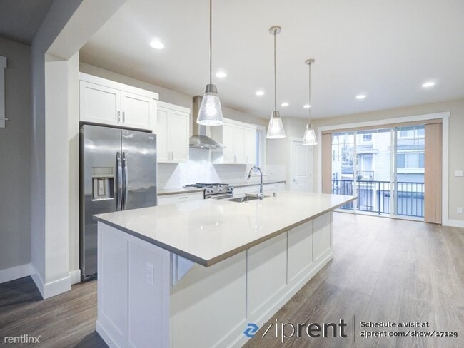 Building Photo - 4 br, 3.5 bath House - 2109 176th Place So...