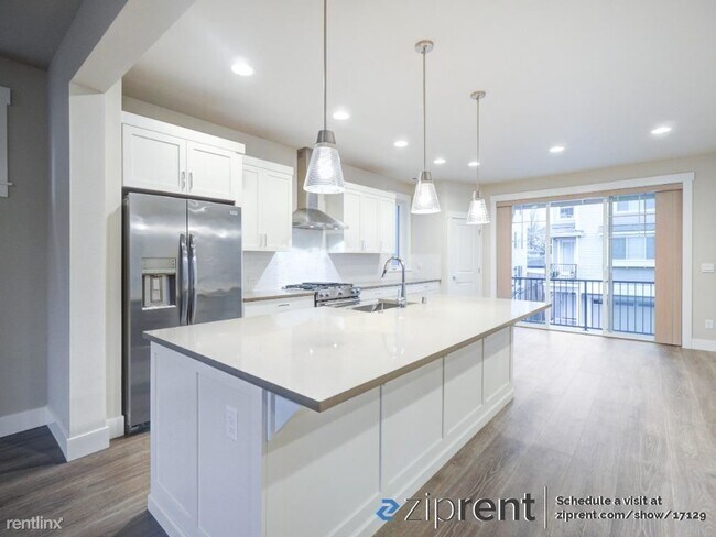 Foto del edificio - 4 br, 3.5 bath House - 2109 176th Place So...