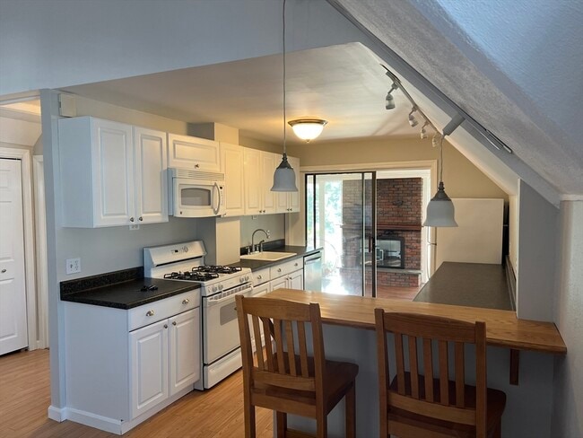 Foto del edificio - 21 Hawthorn Ave