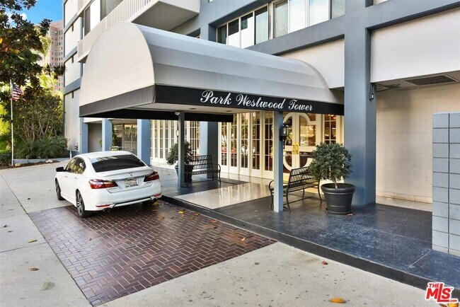 Foto del edificio - 969 Hilgard Ave