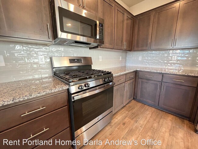 Building Photo - 3 br, 2.5 bath House - 7704 SE Youngs Street