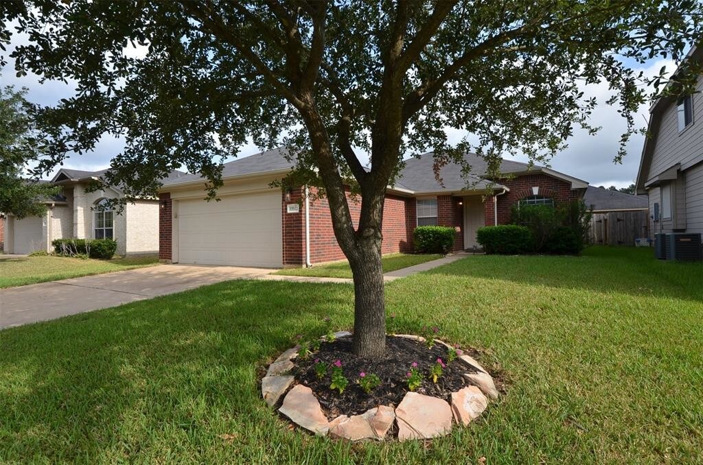 Foto principal - 15522 Forest Creek Farms Dr