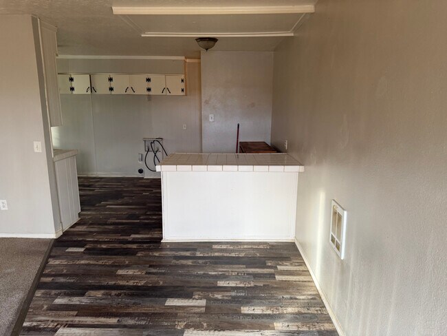 Foto del edificio - 606 Center St W