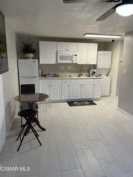 Foto principal - 2261 Athens Ave