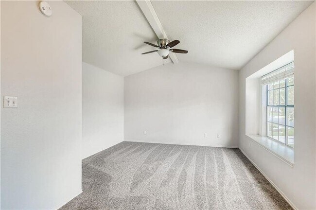 Foto del edificio - This delightful 3 bedroom, 2 bathroom beau...
