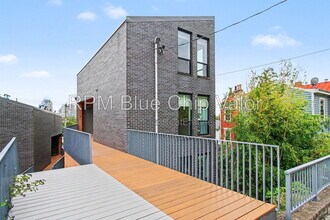 Building Photo - 432 Liberty Hl