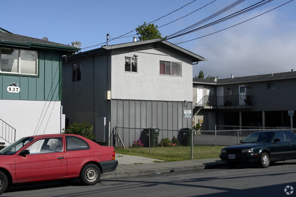 Building Photo - 545 Hampshire Ave