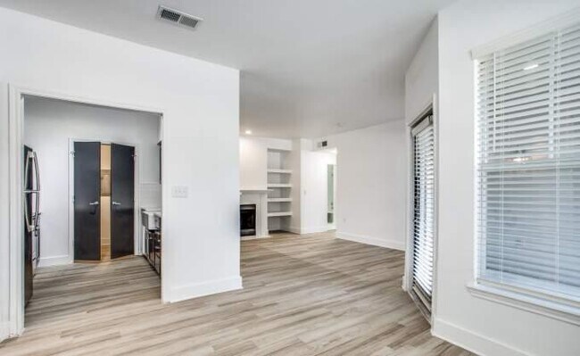 Building Photo - 3 bedroom in Dallas TX 75287