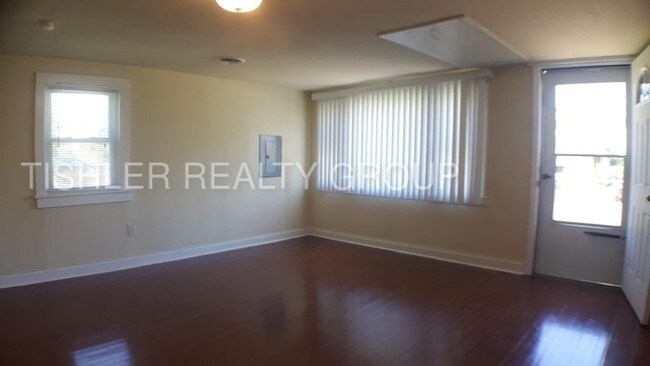 Building Photo - 53 Salem Pl