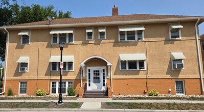 Building Photo - 731 7th St N