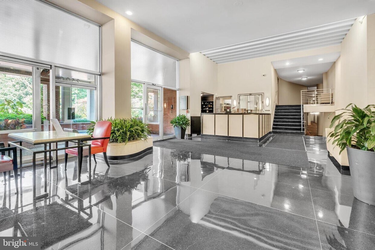 Foto principal - 2500 Q St NW