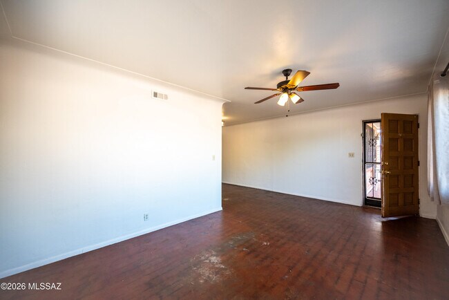 Building Photo - 1732 N Campbell Ave