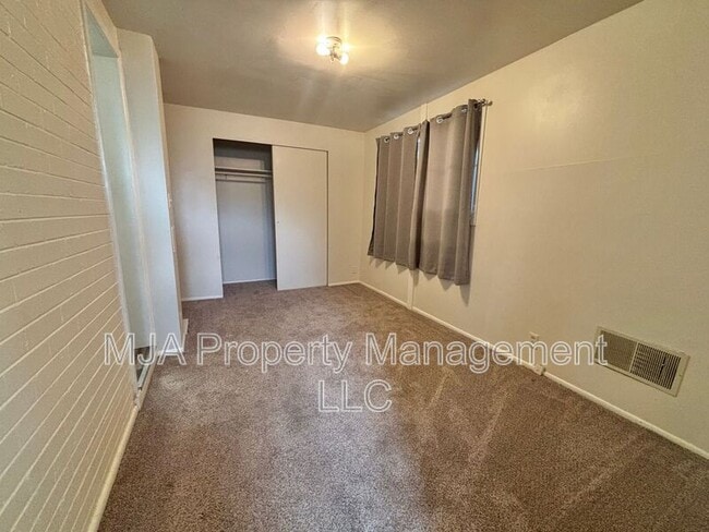 Building Photo - 2172 S 800 E
