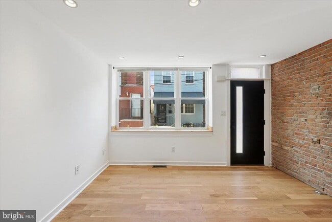 Building Photo - 705 Watkins St