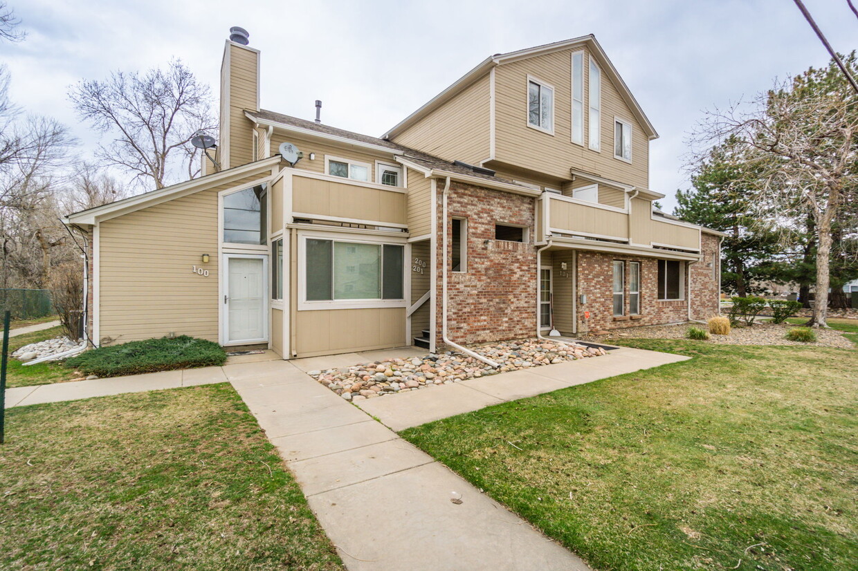 Primary Photo - 4901 Garrison St