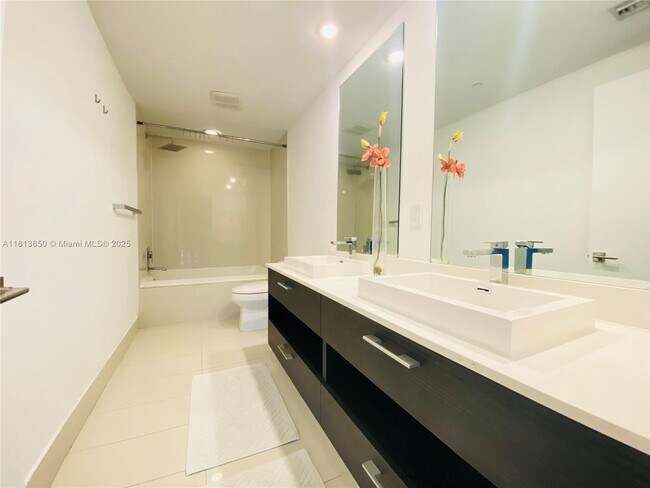 Foto del edificio - 45 SW 9th St