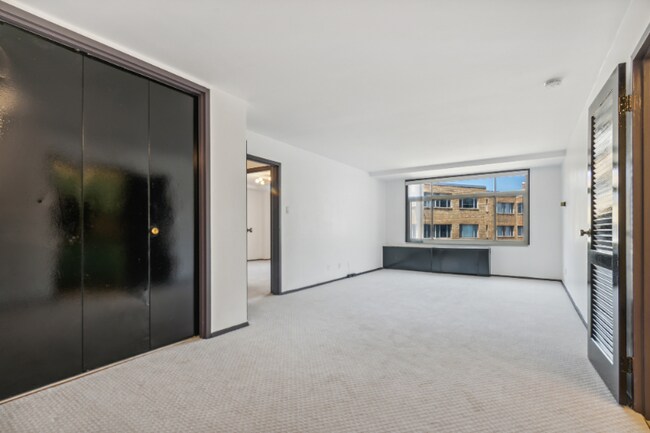 Foto del edificio - 2401 H St NW
