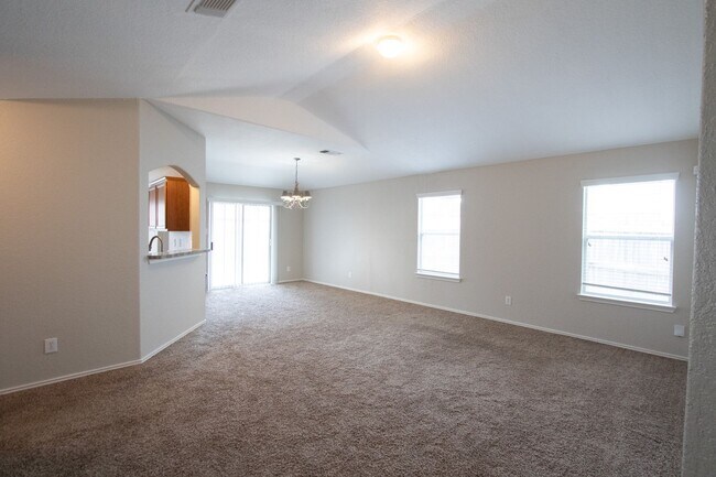 Foto del edificio - NICE 3 BR IN DESIRED SCHERTZ LOCATED NEAR ...