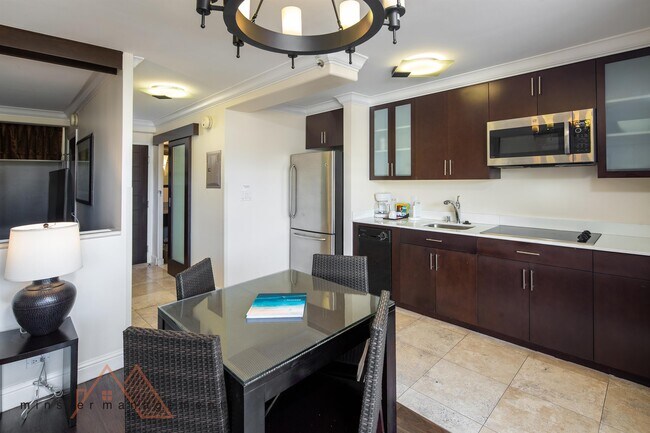 Building Photo - 255 Beach Walk