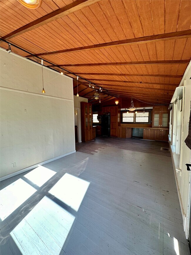 Building Photo - 354 2nd St