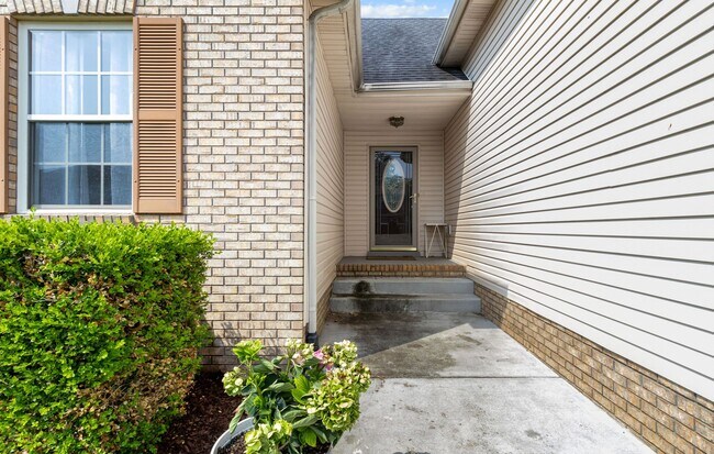 Foto del edificio - Beautiful Clarksville Home - Great Location!