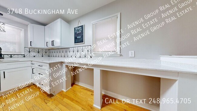 Foto del edificio - 3748 Buckingham Ave
