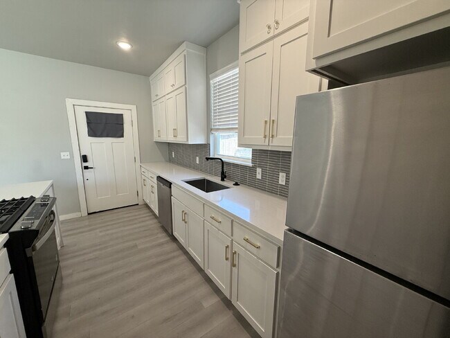 Building Photo - 2 Bedroom Townhouse in OKC