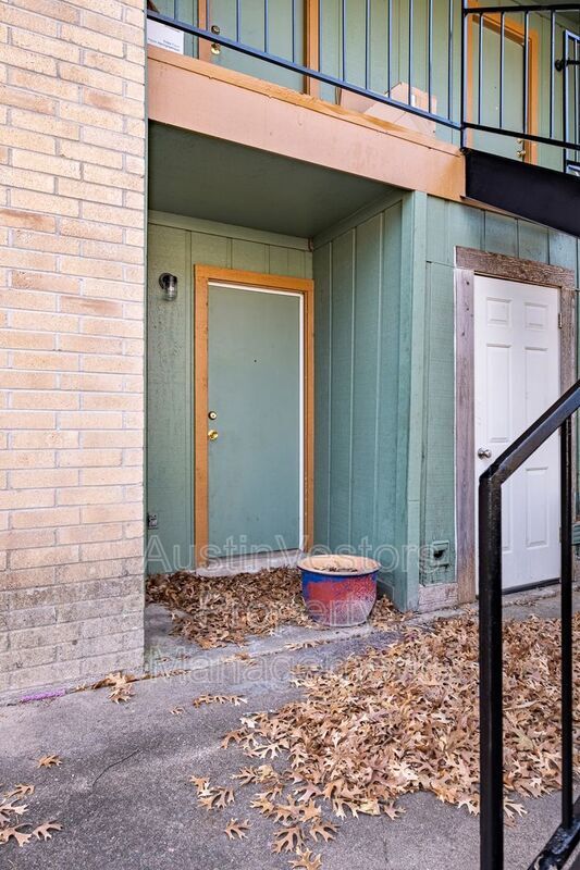 Building Photo - 301 Craddock Ave