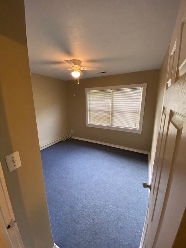 Foto del edificio - 112 Belmont Dr