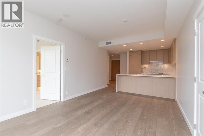 Building Photo - 3533-3533 Ross Drive