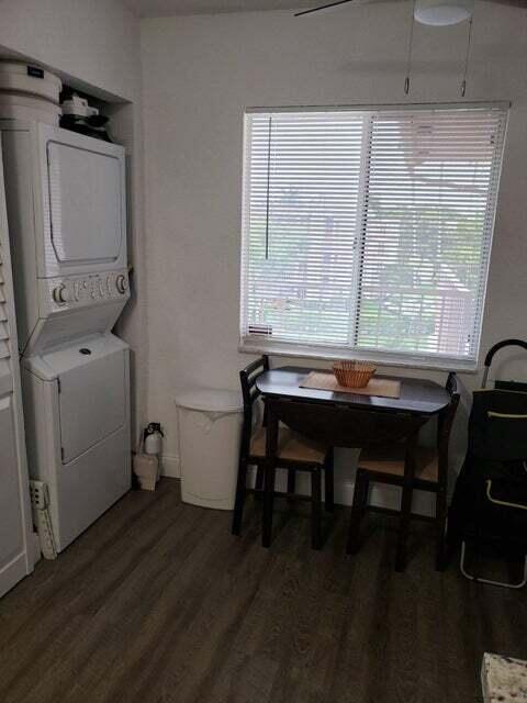 Foto del edificio - 7281 Amberly Ln