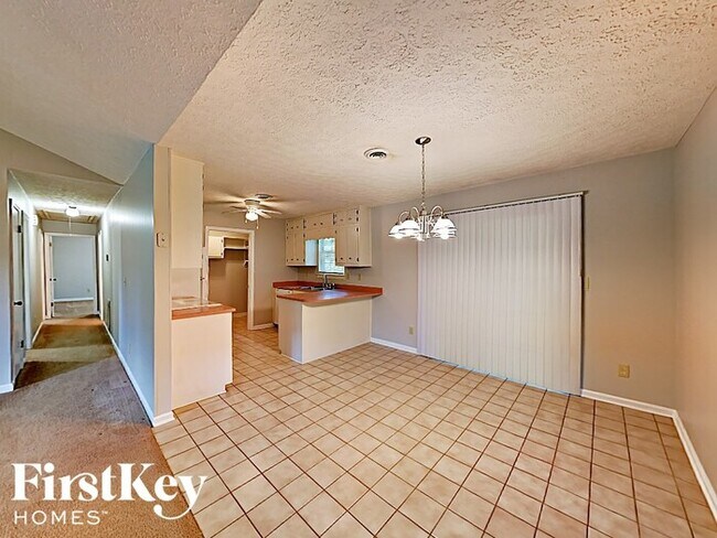 Building Photo - 2682 Highland Park Dr