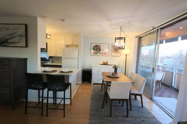 Foto del edificio - 937 N Clarkson St