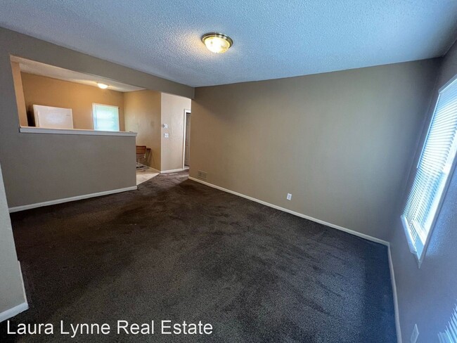 Building Photo - 2 br, 1 bath House - 300 Jackson Avenue Apt B