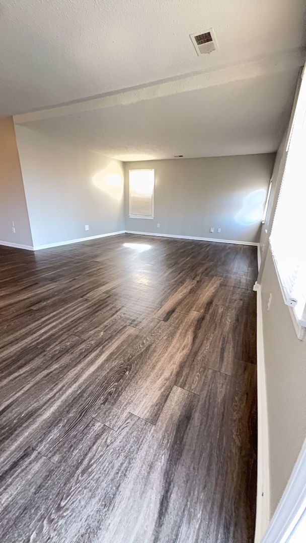 Foto del edificio - Well Maintained 3 bedroom 1 bath Home - Open To Section 8