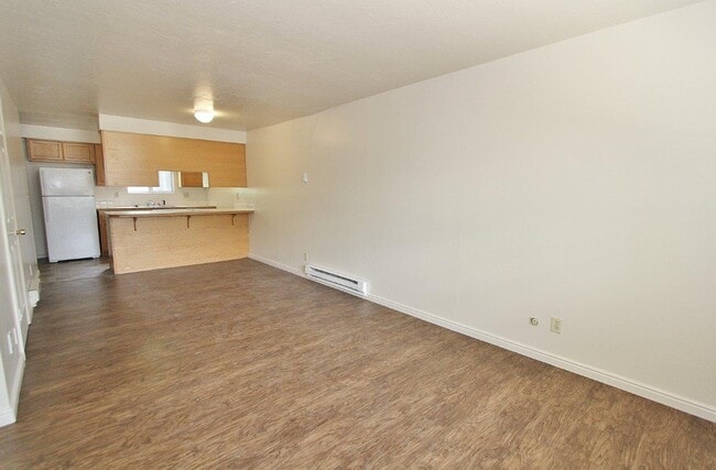 Building Photo - 733 N 28th St